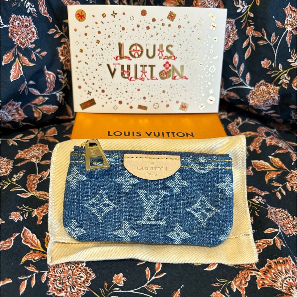 🎈SOLD🎈Louis Vuitton Denim Key Pouch